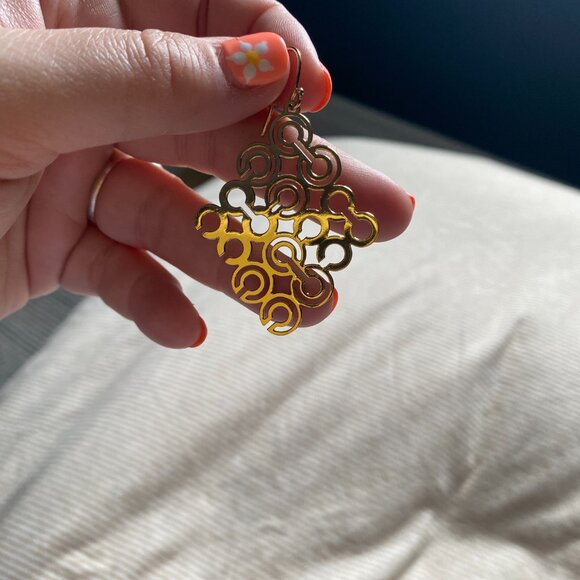 Dangly Coach Earrings Gold - Picture 6 of 7